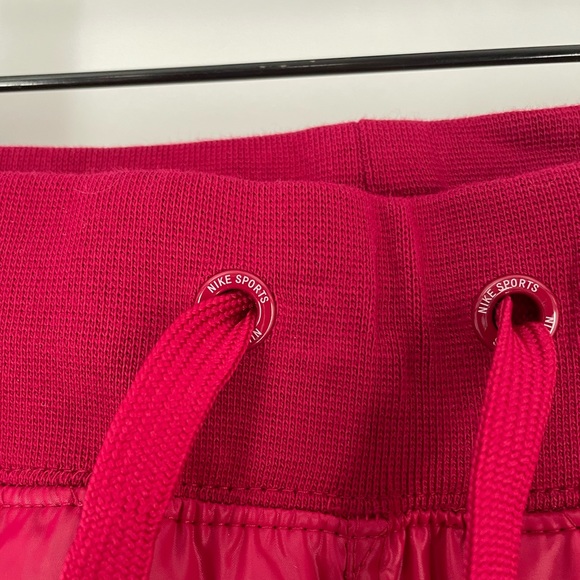 NWT Nike Raspberry Magenta Quilted Nylon Drawstring Joggers Style CJ6256-620 - Picture 6 of 16